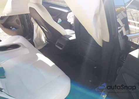 2022 Tesla Model 3 Performance Dual Motor All-Wheel Drive z USA, uszkodzony, nr VIN 7SAYGDEF3NF341682